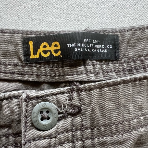 EUC Lee Dungarees Cargo‎ Shorts Green Men’s  Waist Actual 42x10" Inseam (B5) - Picture 6 of 8